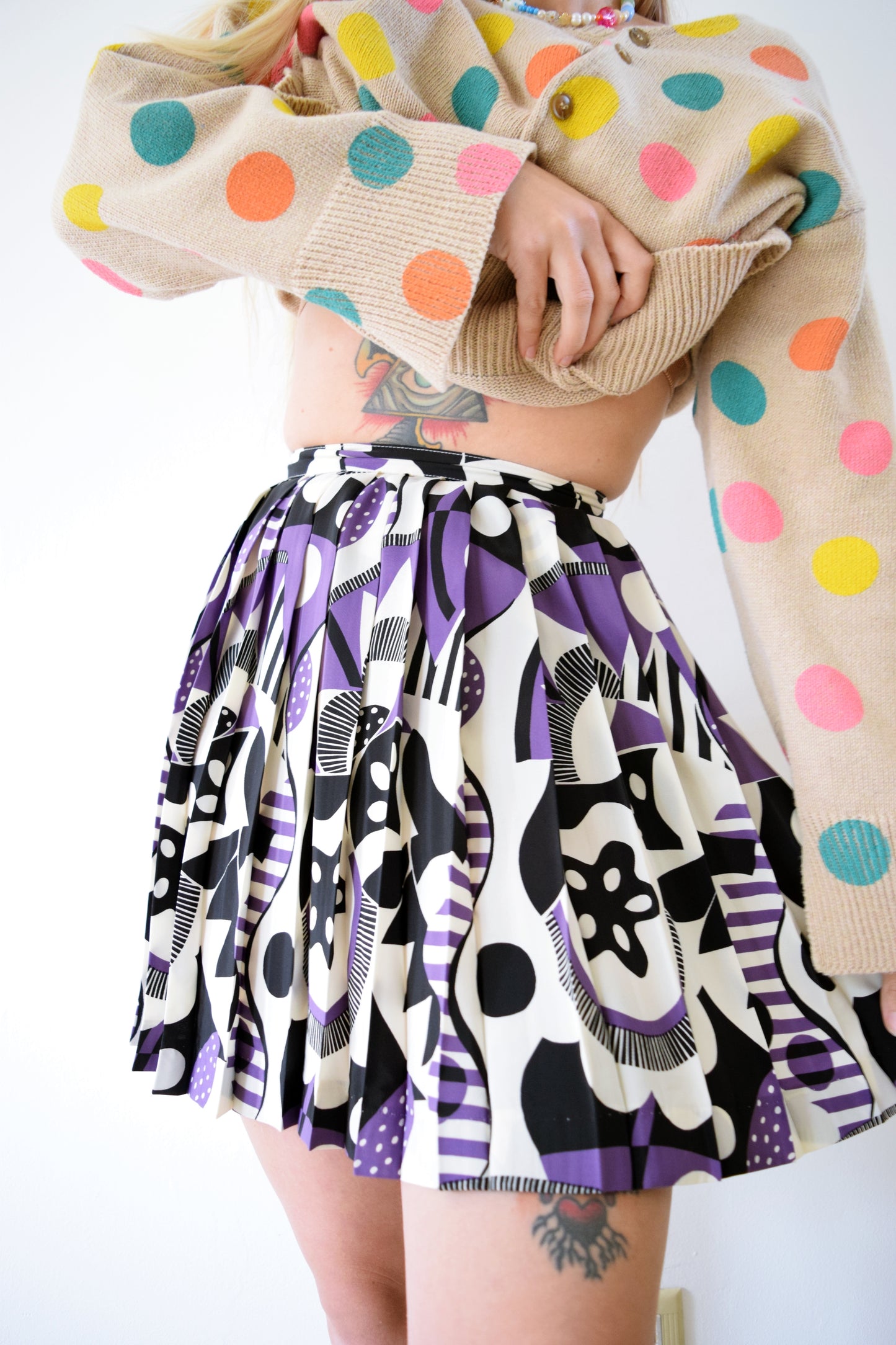 90s ABSTRACT TENNIS SKIRT - 25" waist