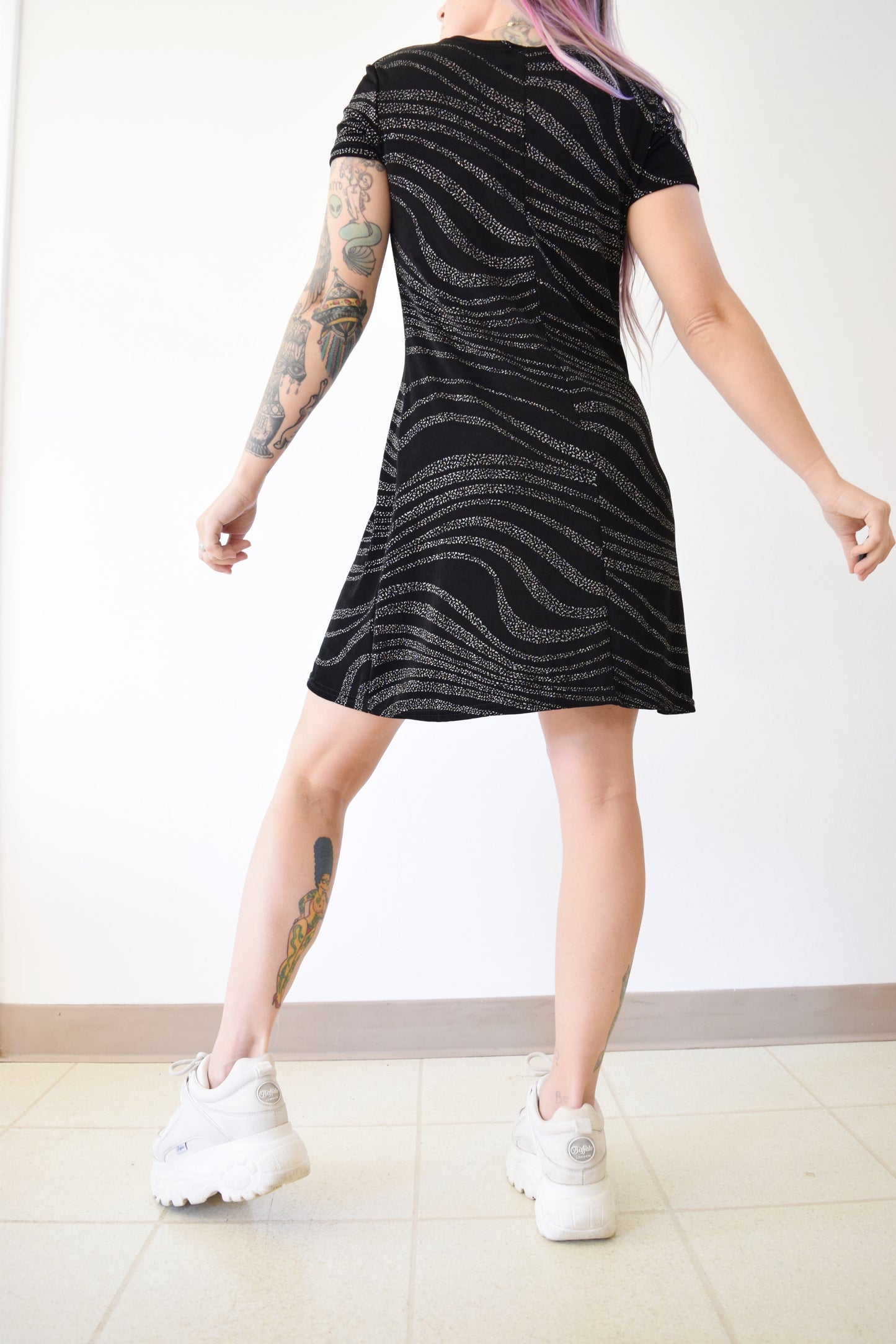 90s HOLOGRAPHIC WAVY MIDI - S/M