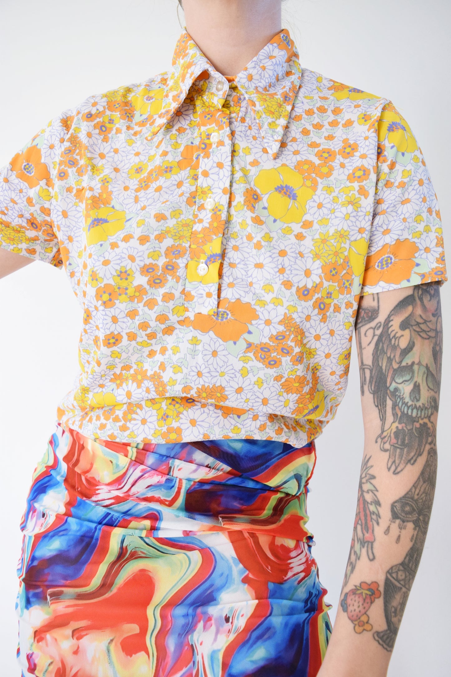 60s GROOVY FLORAL BLOUSE - MEDIUM