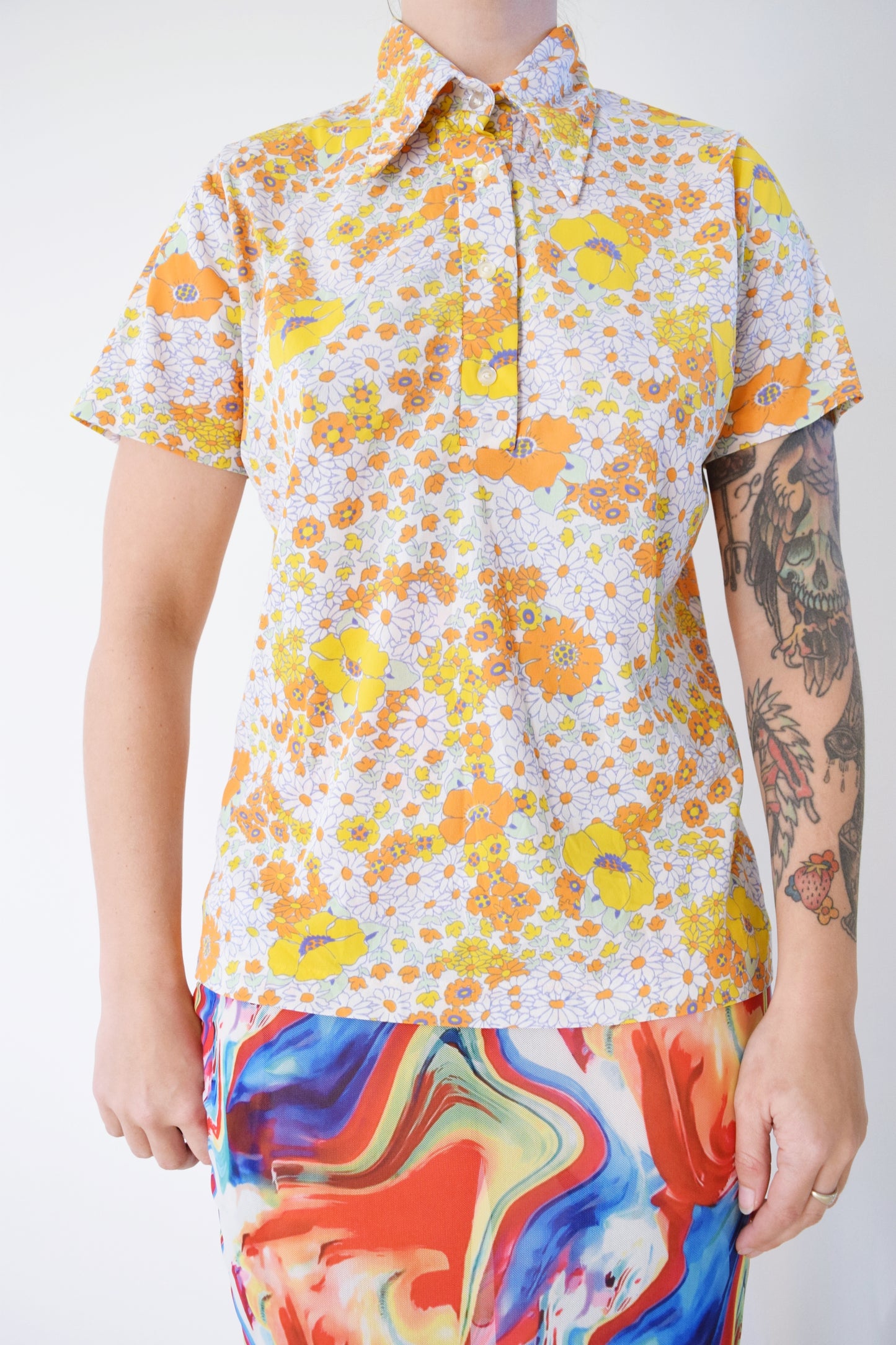 60s GROOVY FLORAL BLOUSE - MEDIUM