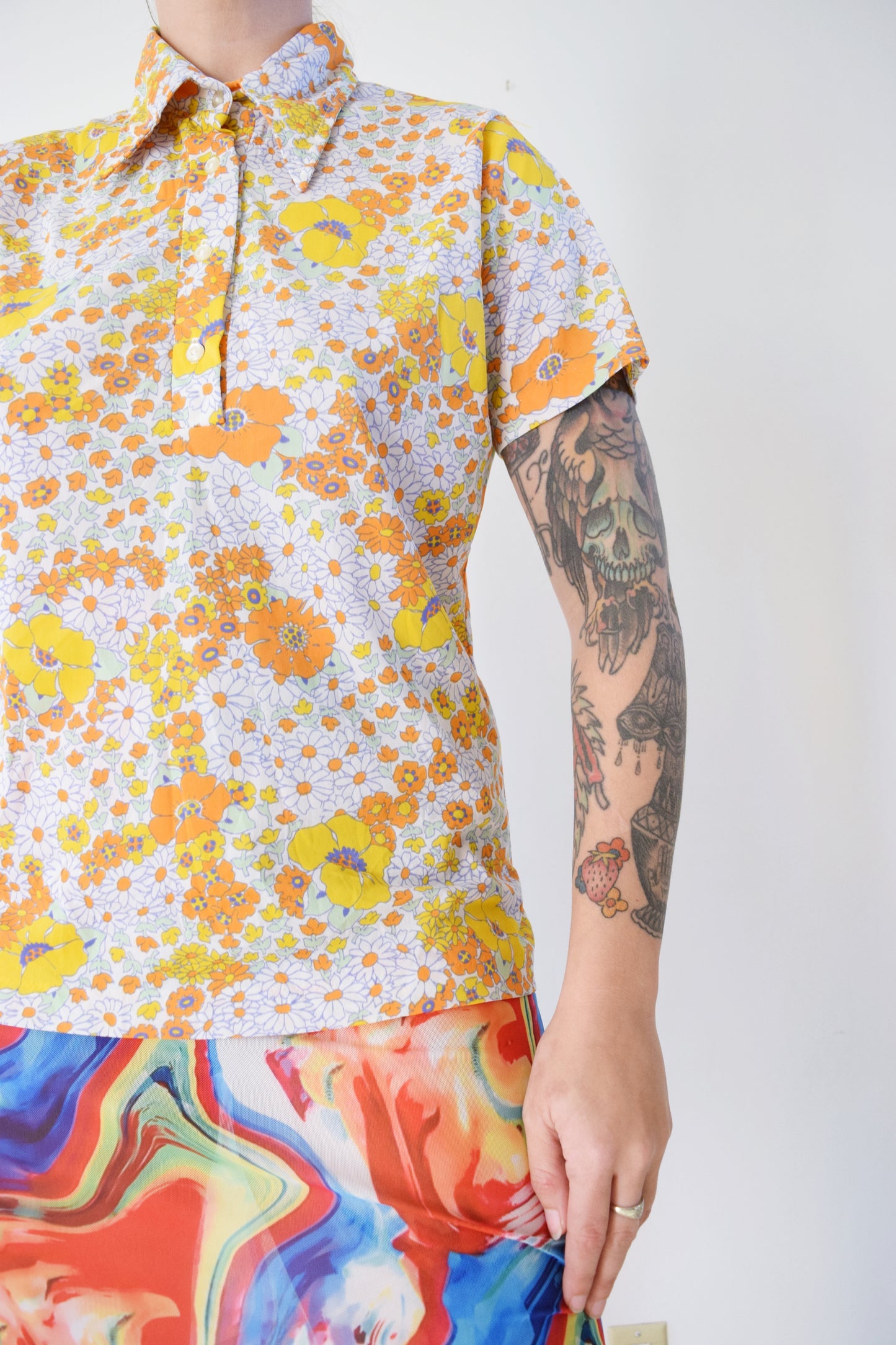 60s GROOVY FLORAL BLOUSE - MEDIUM