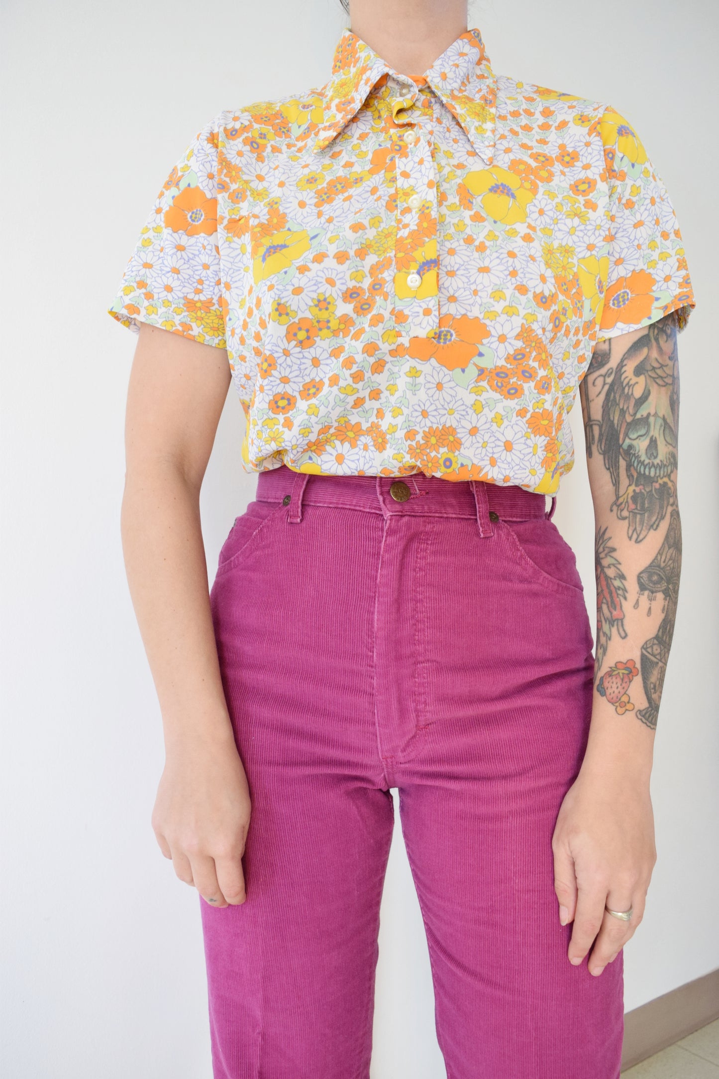 60s GROOVY FLORAL BLOUSE - MEDIUM