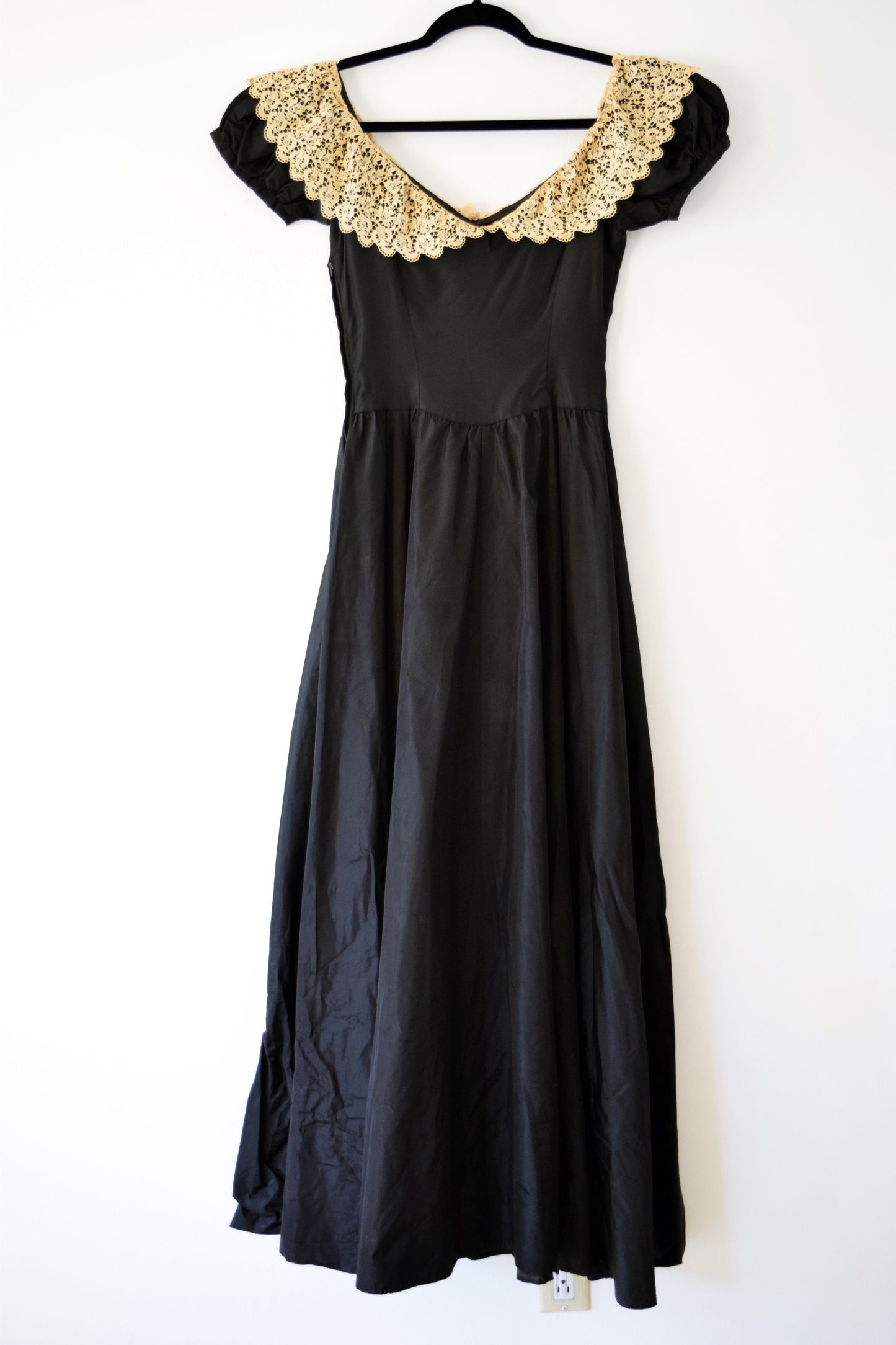 1940s VAMPY RENAISSANCE MAXI DRESS - XS