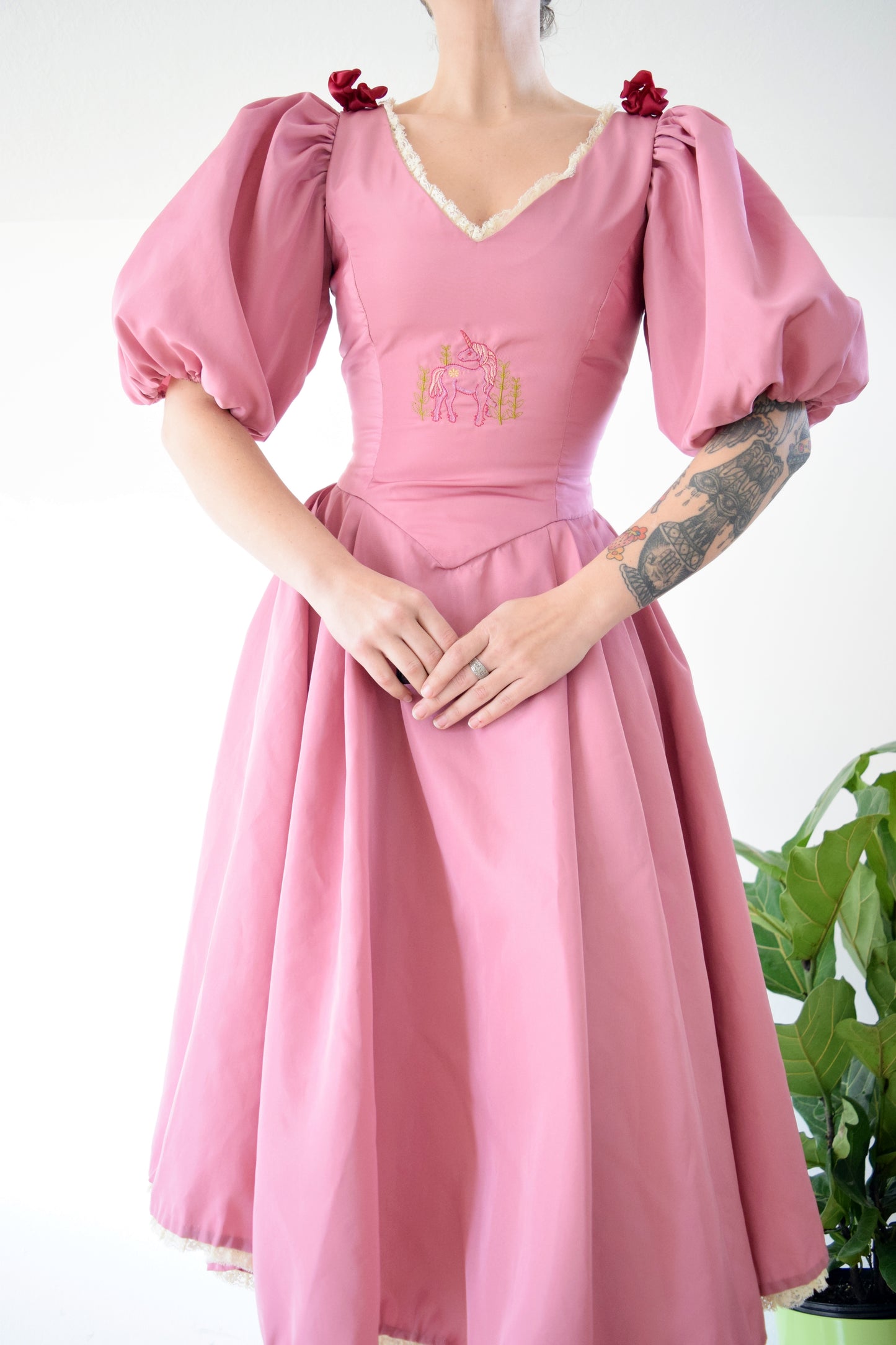 70s PERIWINKLE EMBROIDERED MIDI - SMALL