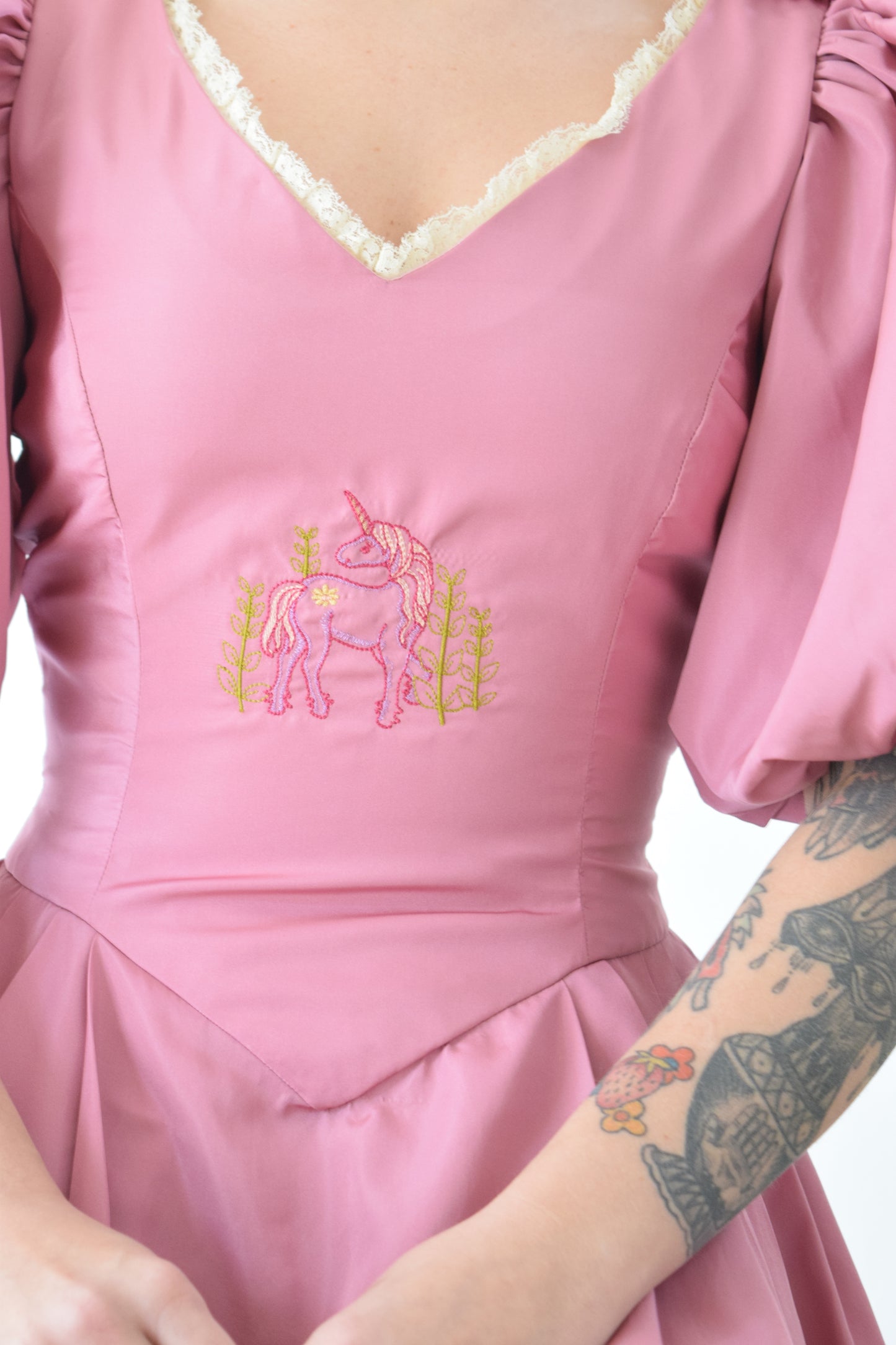 70s PERIWINKLE EMBROIDERED MIDI - SMALL