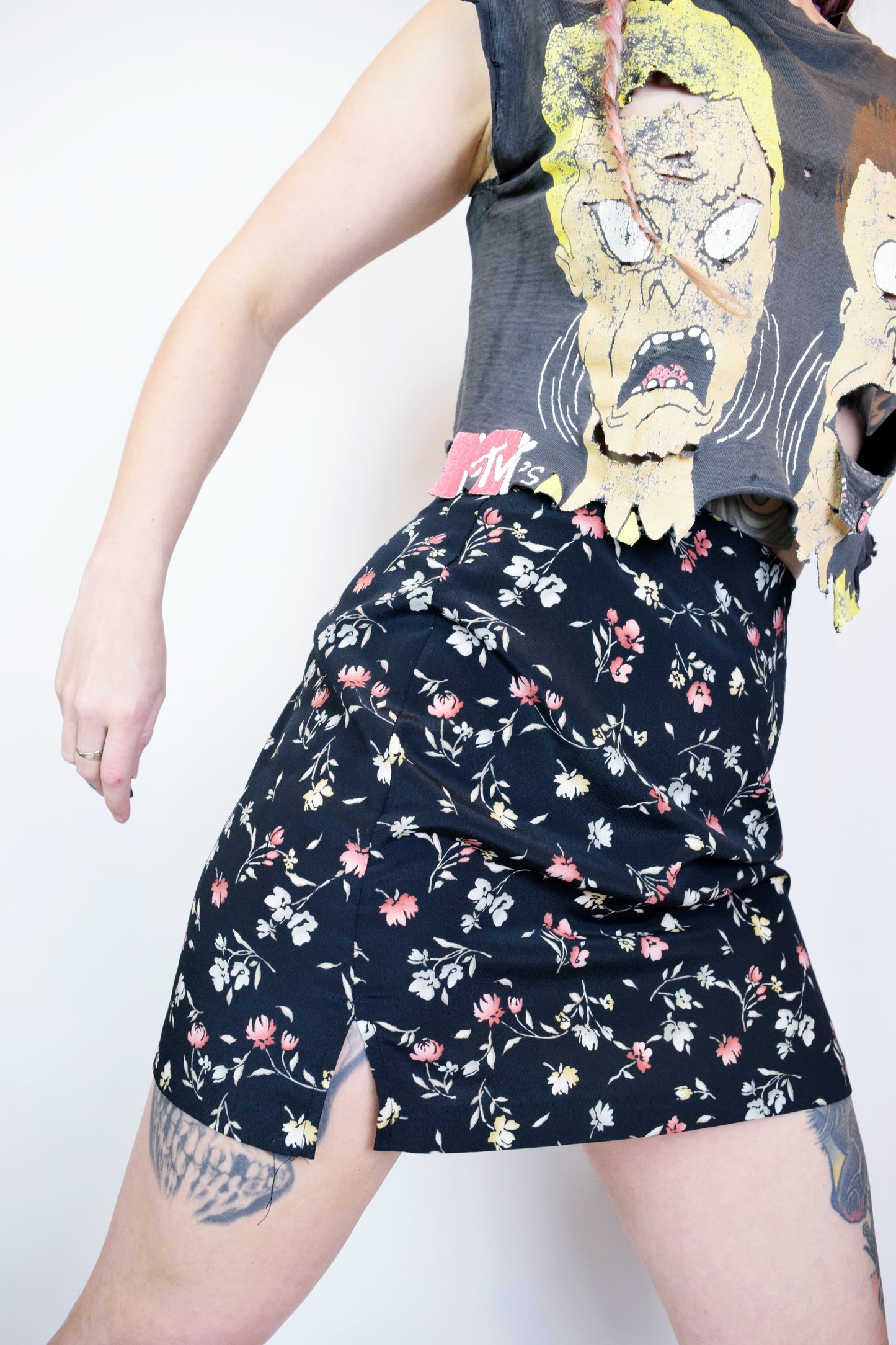 90S FLORAL MINI SKIRT - 27"