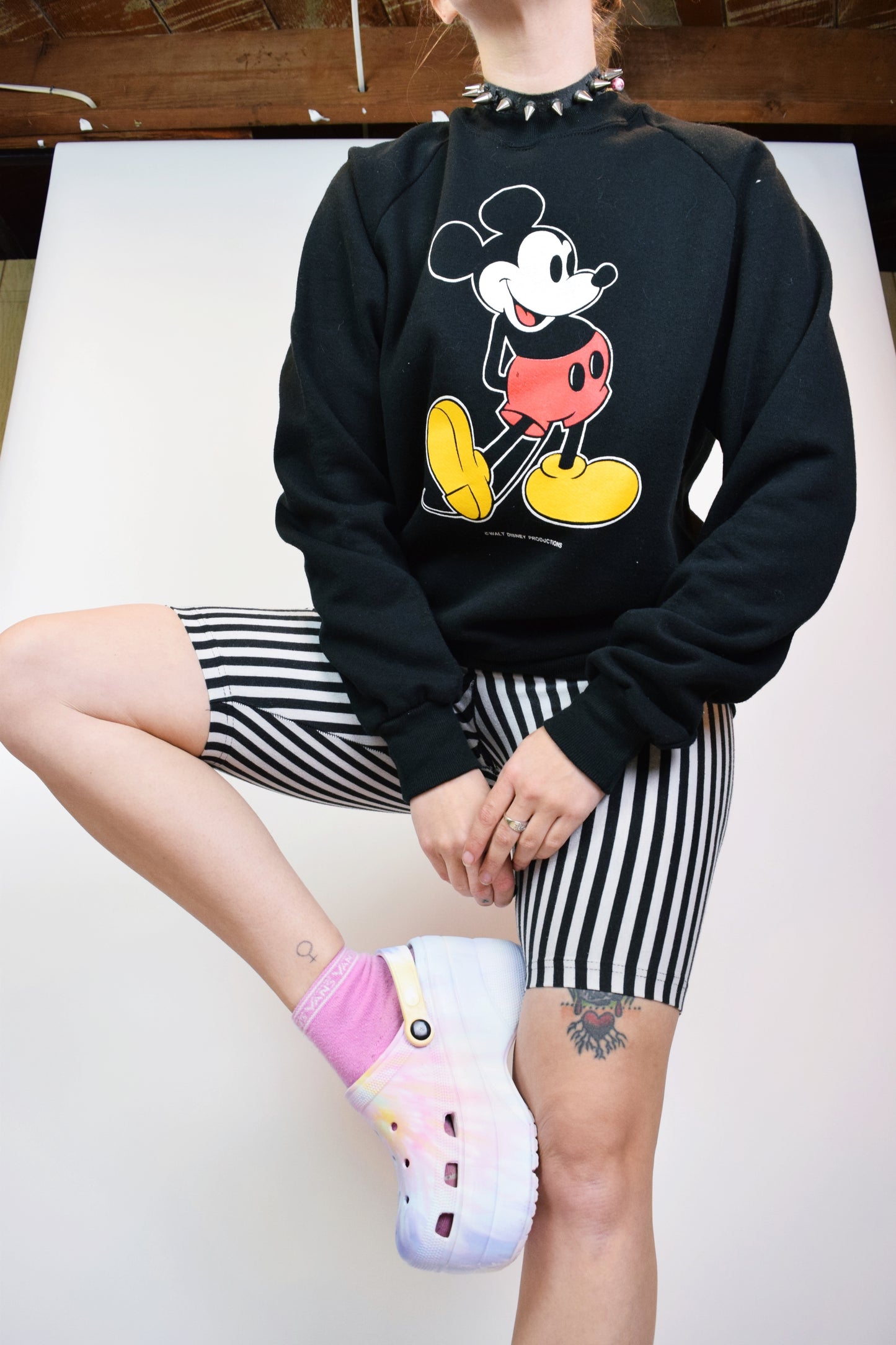 80s NOVELTY MICKEY SWEATER - MEDIUM