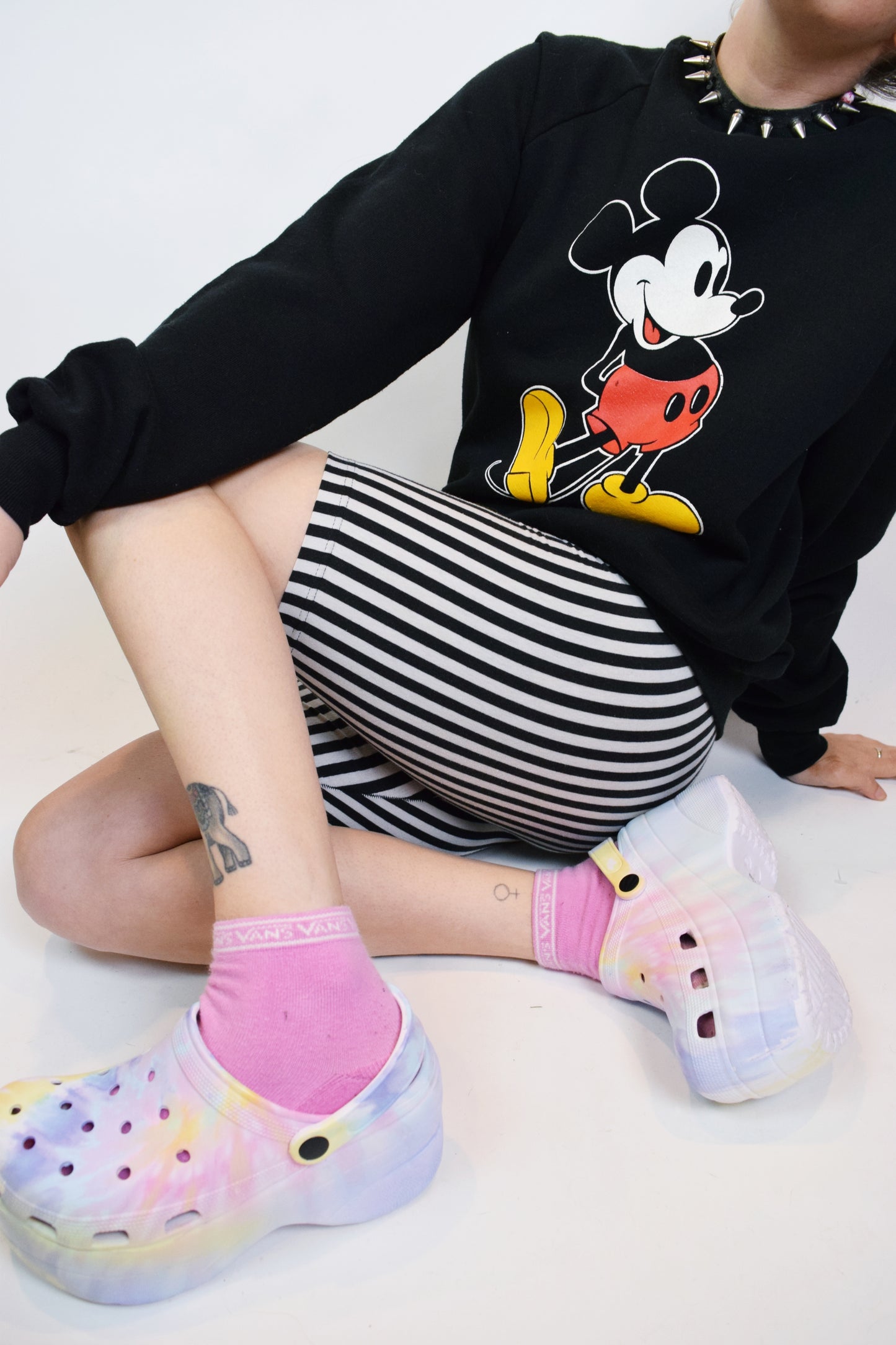 80s NOVELTY MICKEY SWEATER - MEDIUM