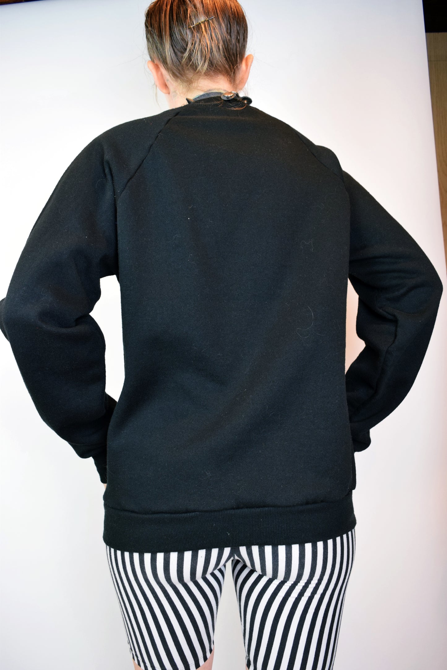 80s NOVELTY MICKEY SWEATER - MEDIUM