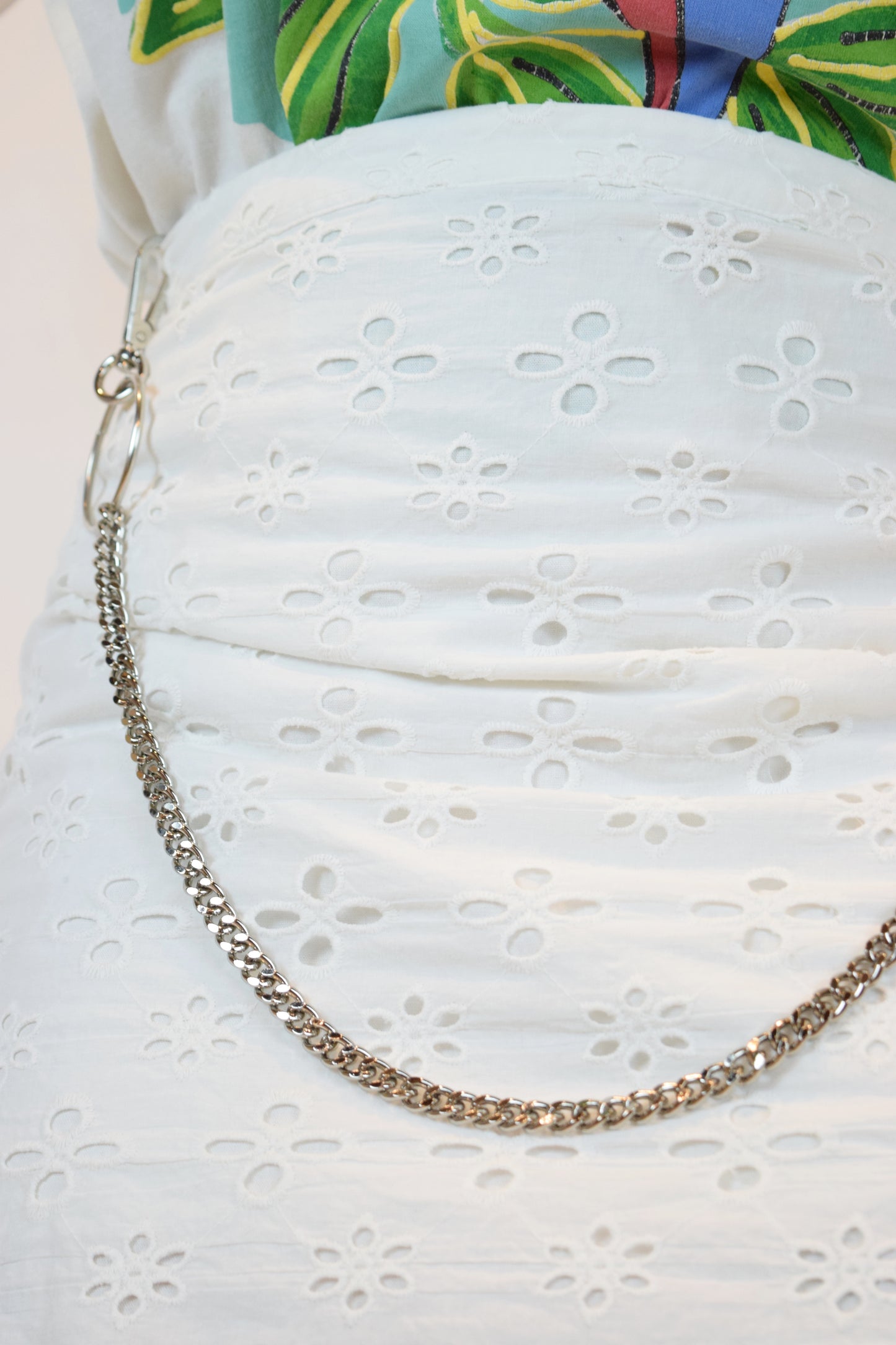 WHITE EYELET MINI - 29" WIAST