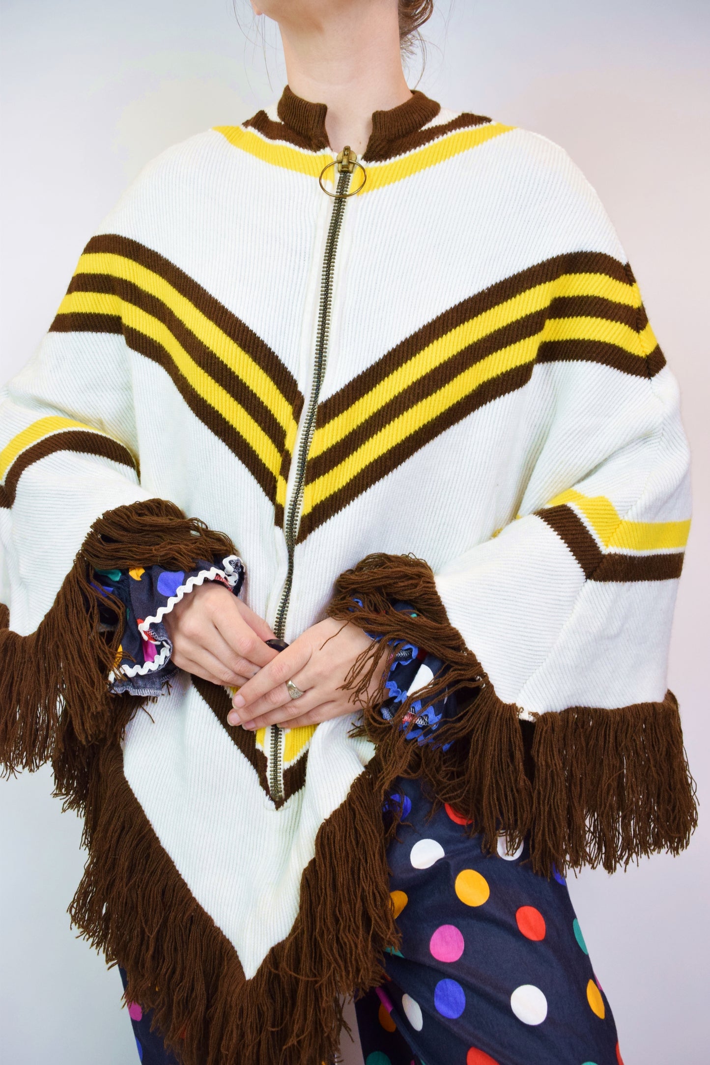 60s KNITTED ORING CAPE PONCHO - O/S