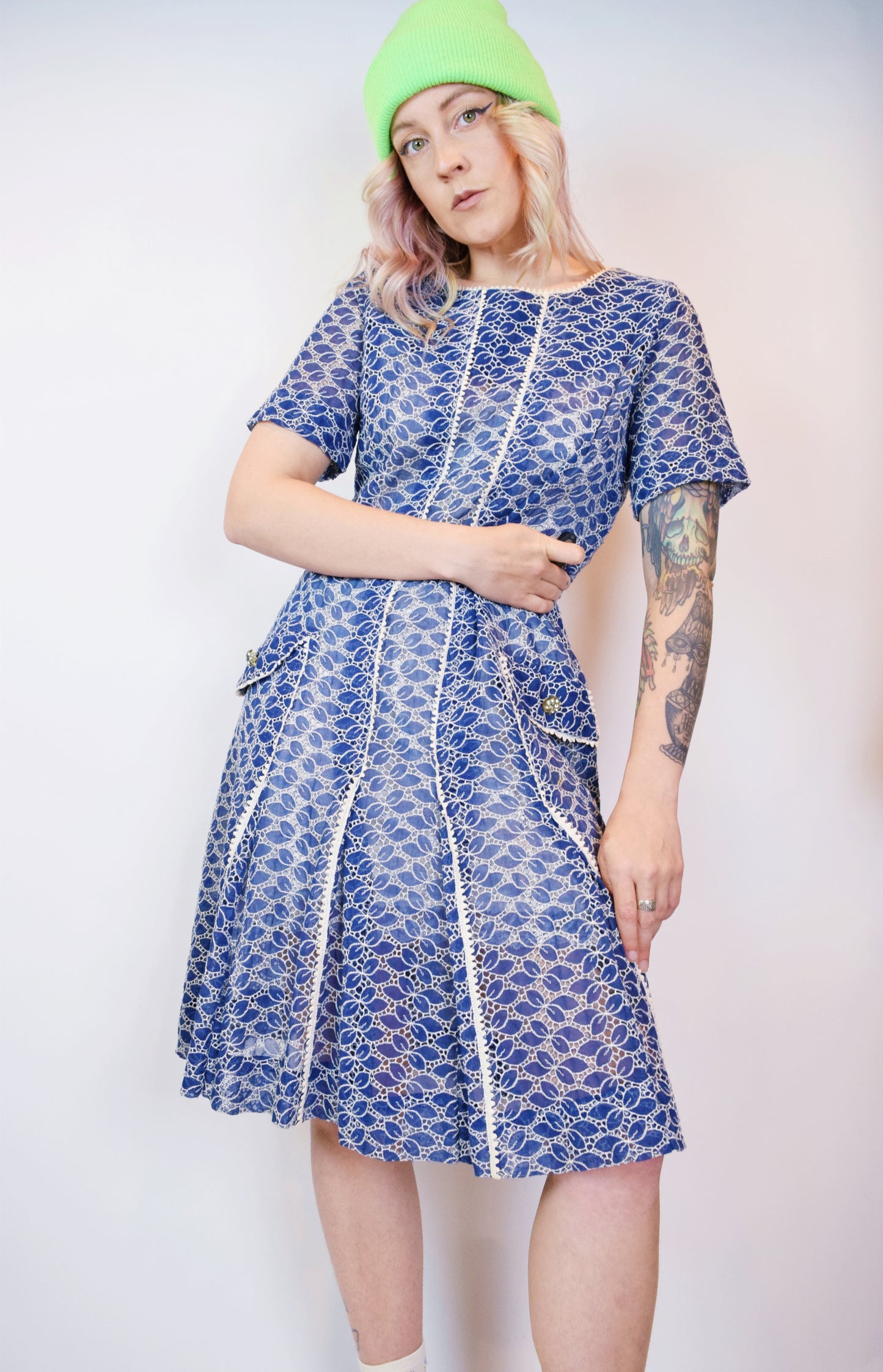 1940s EYELET LACE MIDI DRESS - MEDIUM