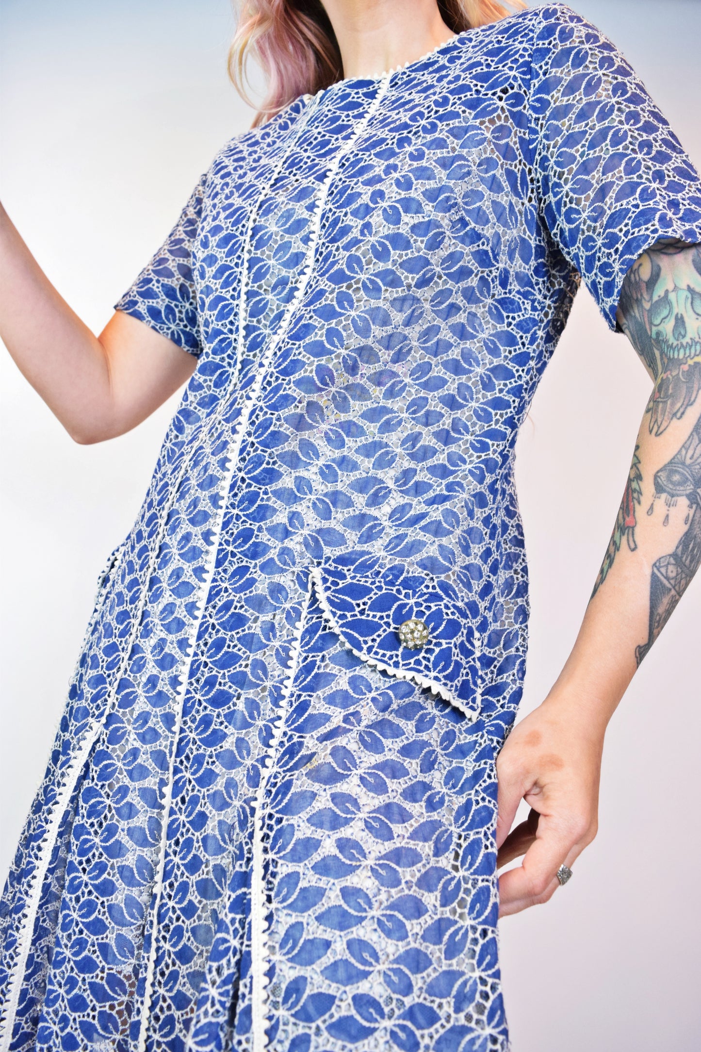 1940s EYELET LACE MIDI DRESS - MEDIUM