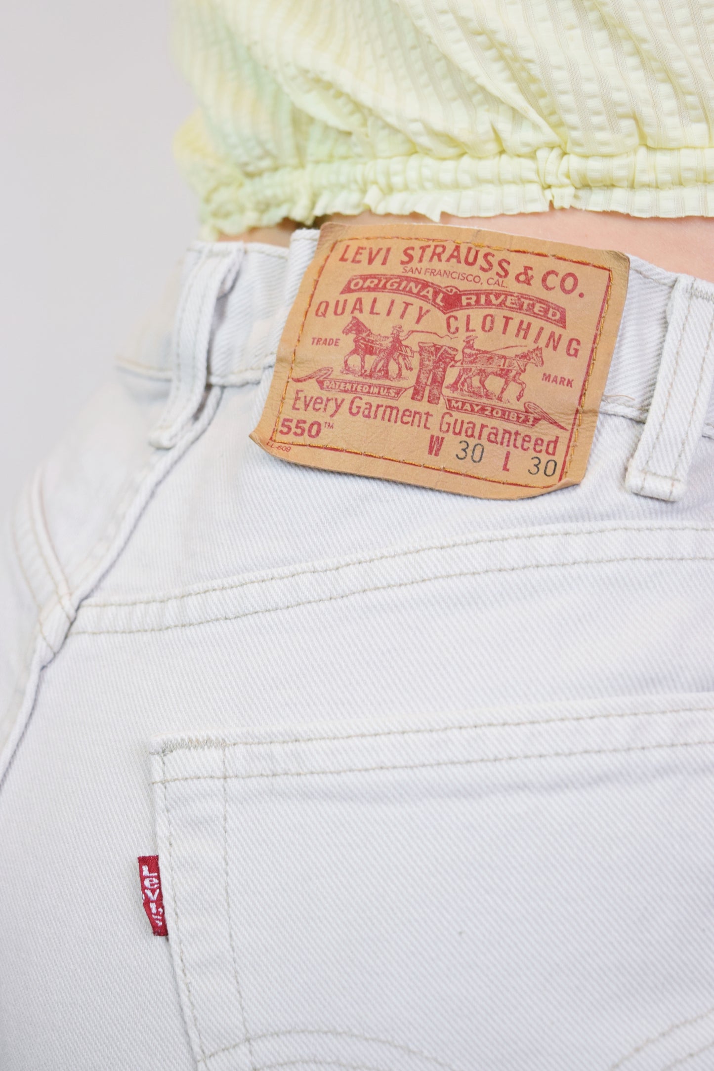 90s CREAM LEVIS 550 - 29"