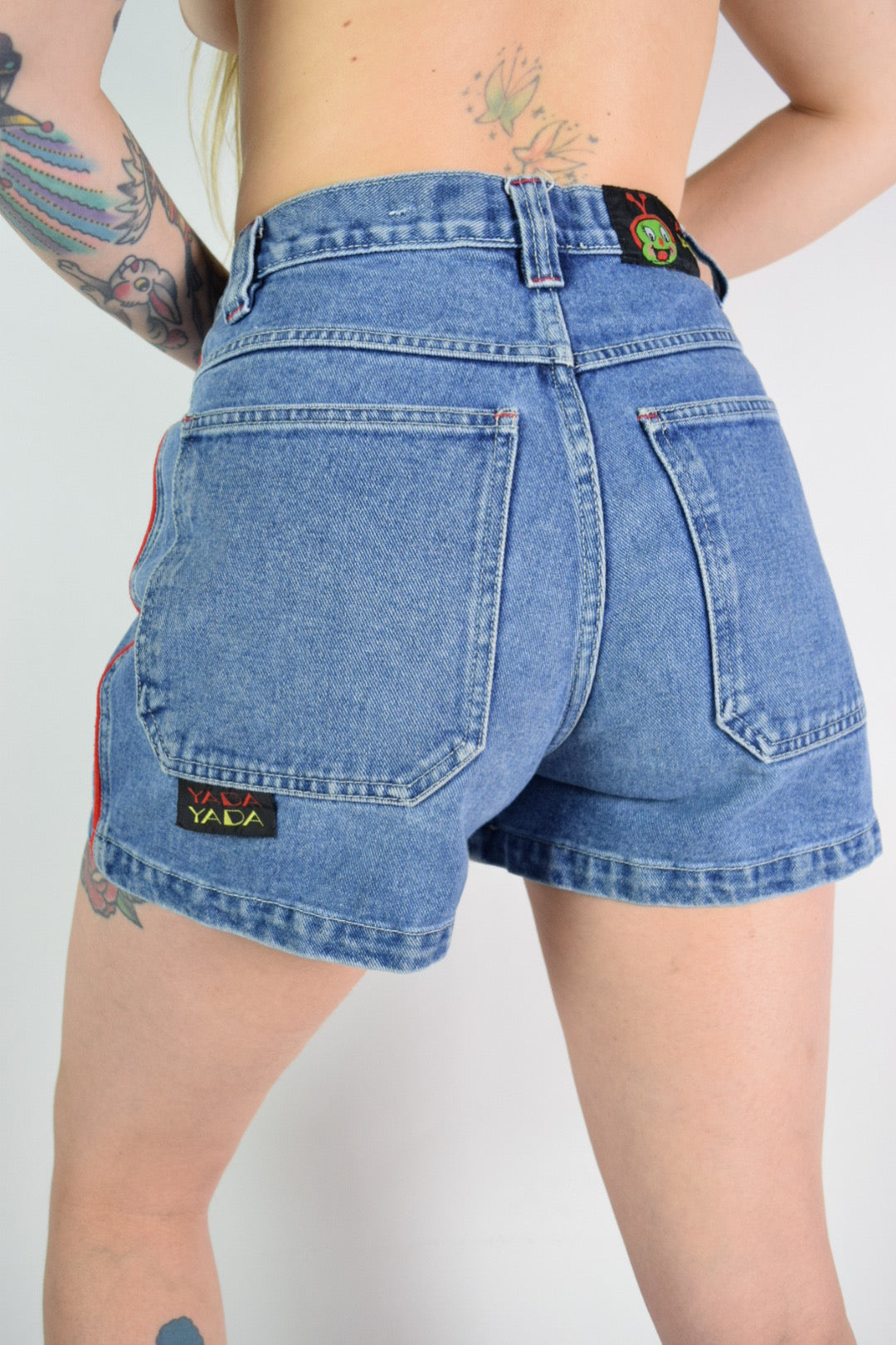 90s YADA YADA SHORTS - 29/30" waist