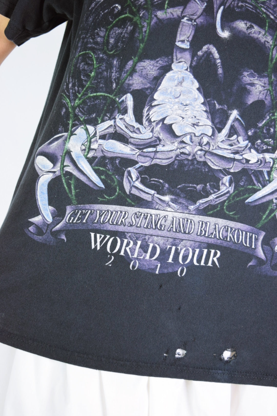 2010 SCORPIONS TOUR TEE - S/M