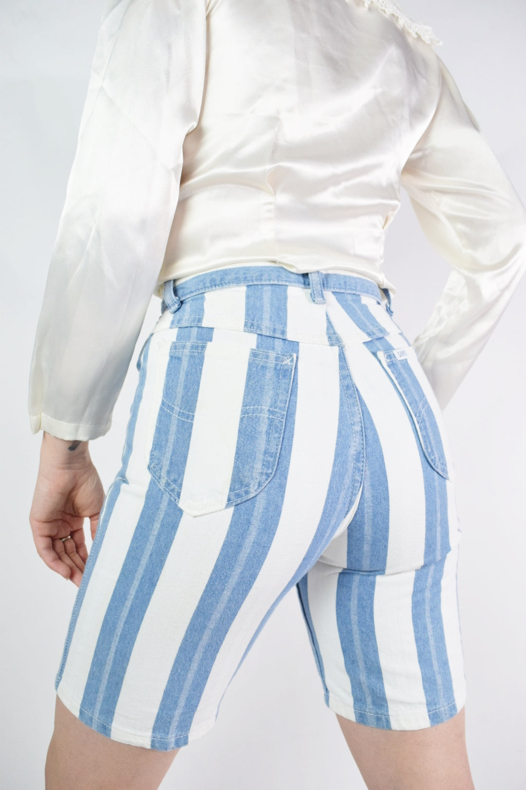 90s LEE SHORTS - 26" WAIST