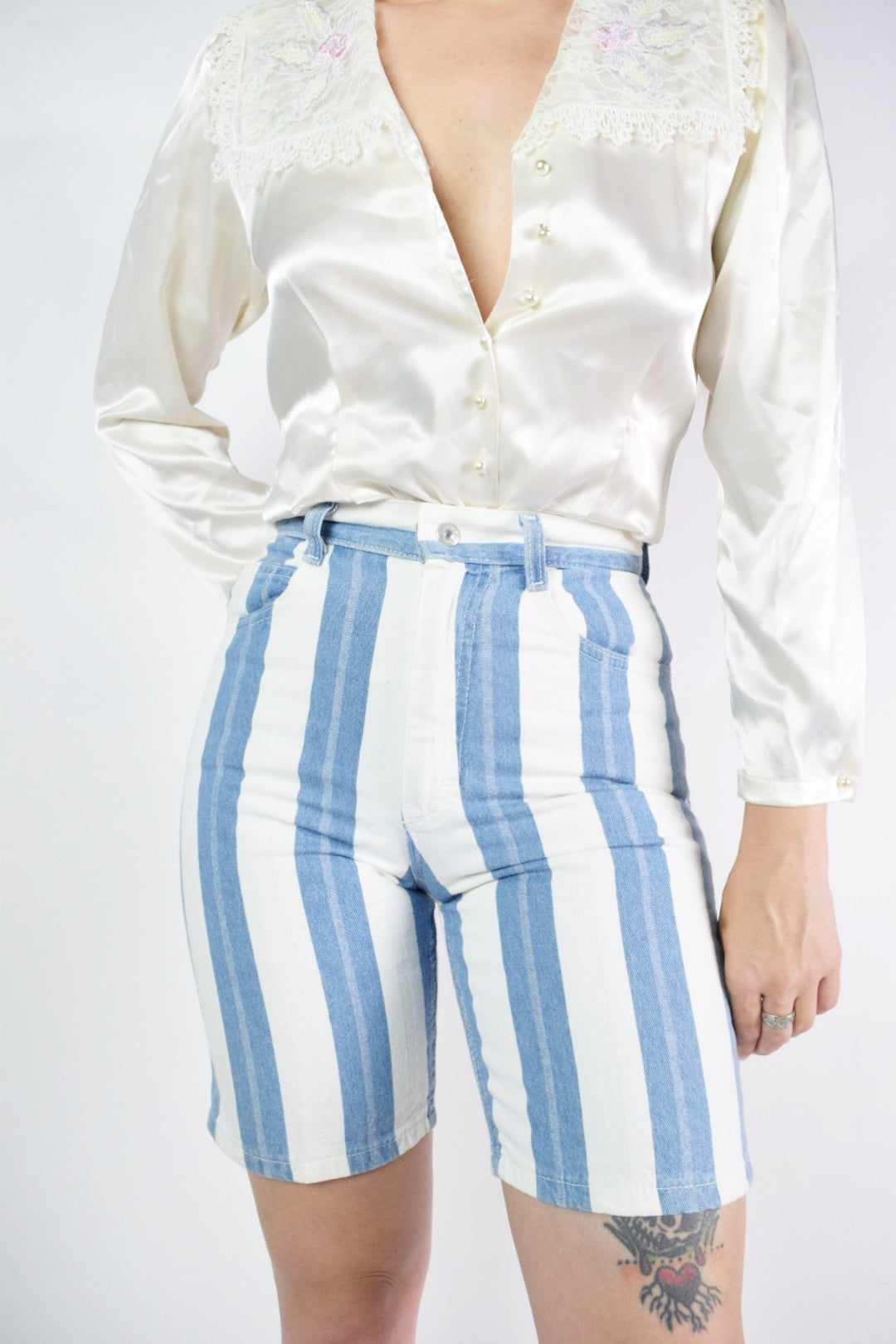 90s LEE SHORTS - 26" WAIST