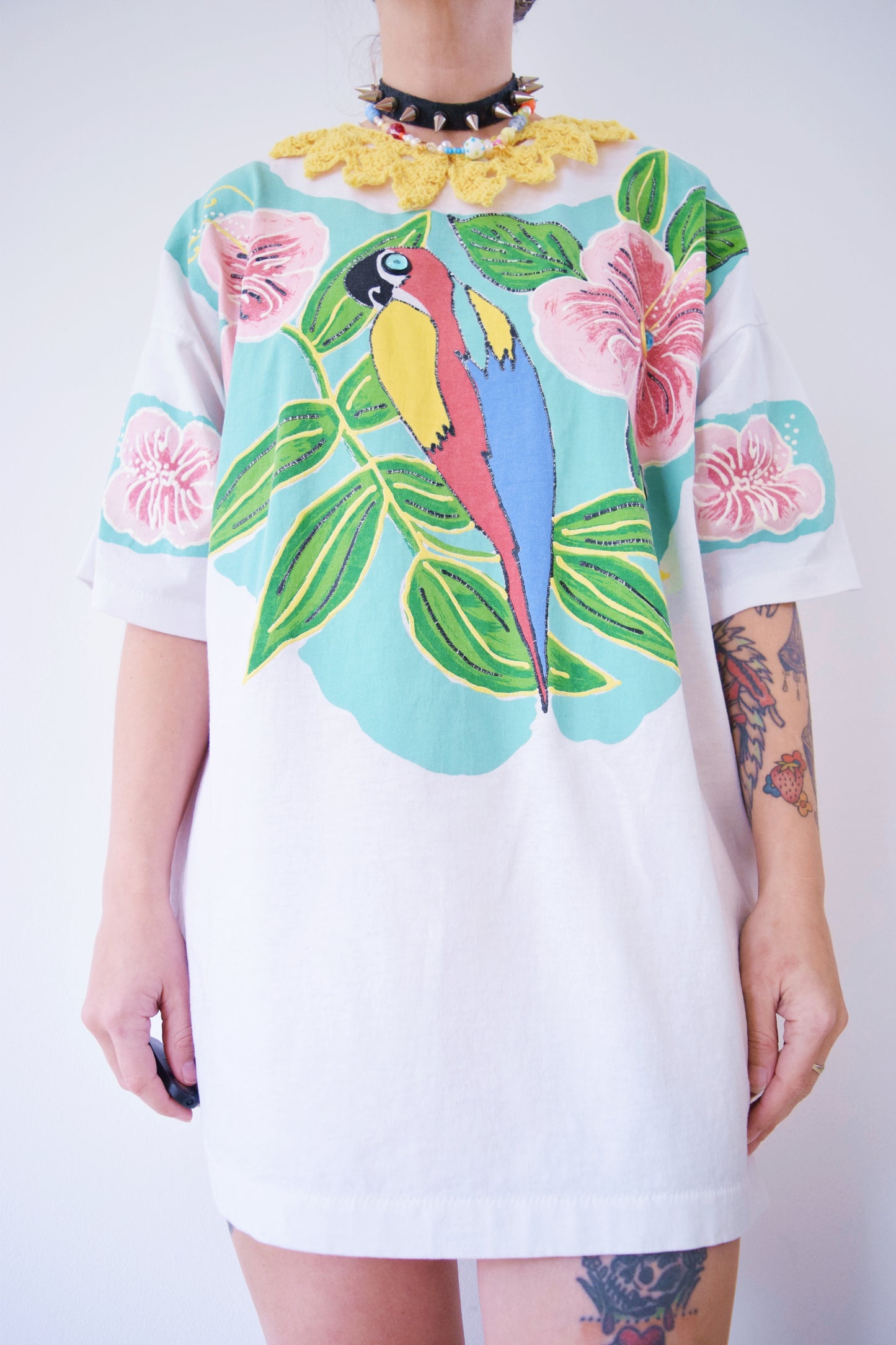 PUFF PAINT PARROT TEE - XXL