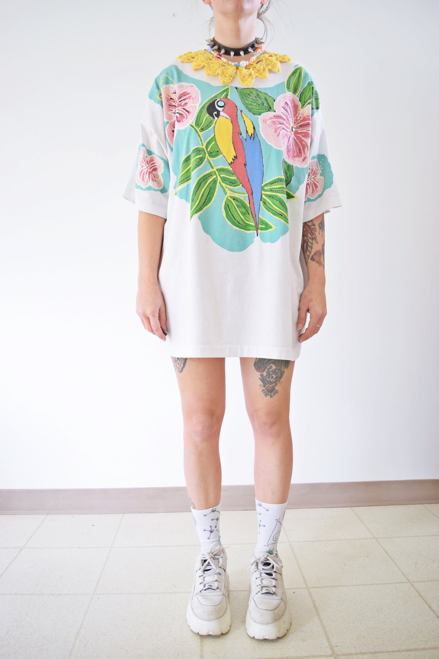 PUFF PAINT PARROT TEE - XXL