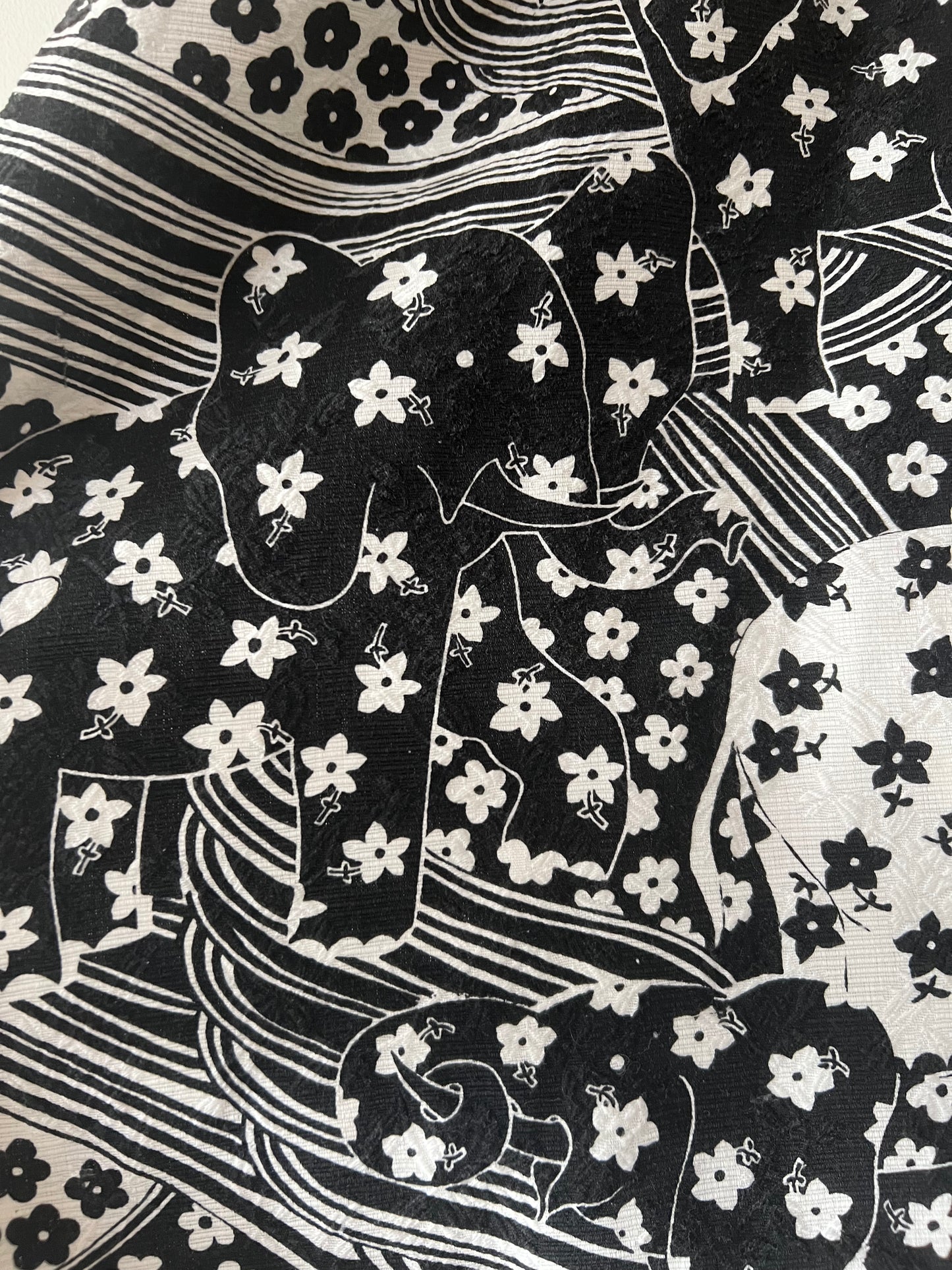 70s Psychedelic Elephant House Coat - Large