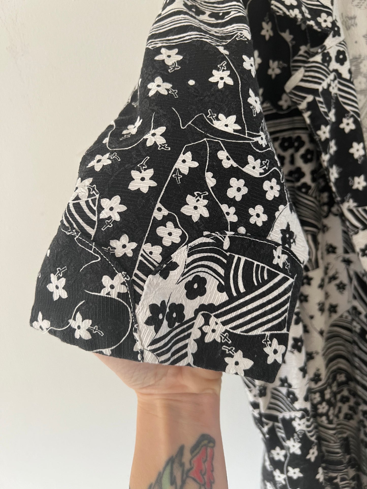 70s Psychedelic Elephant House Coat - Large