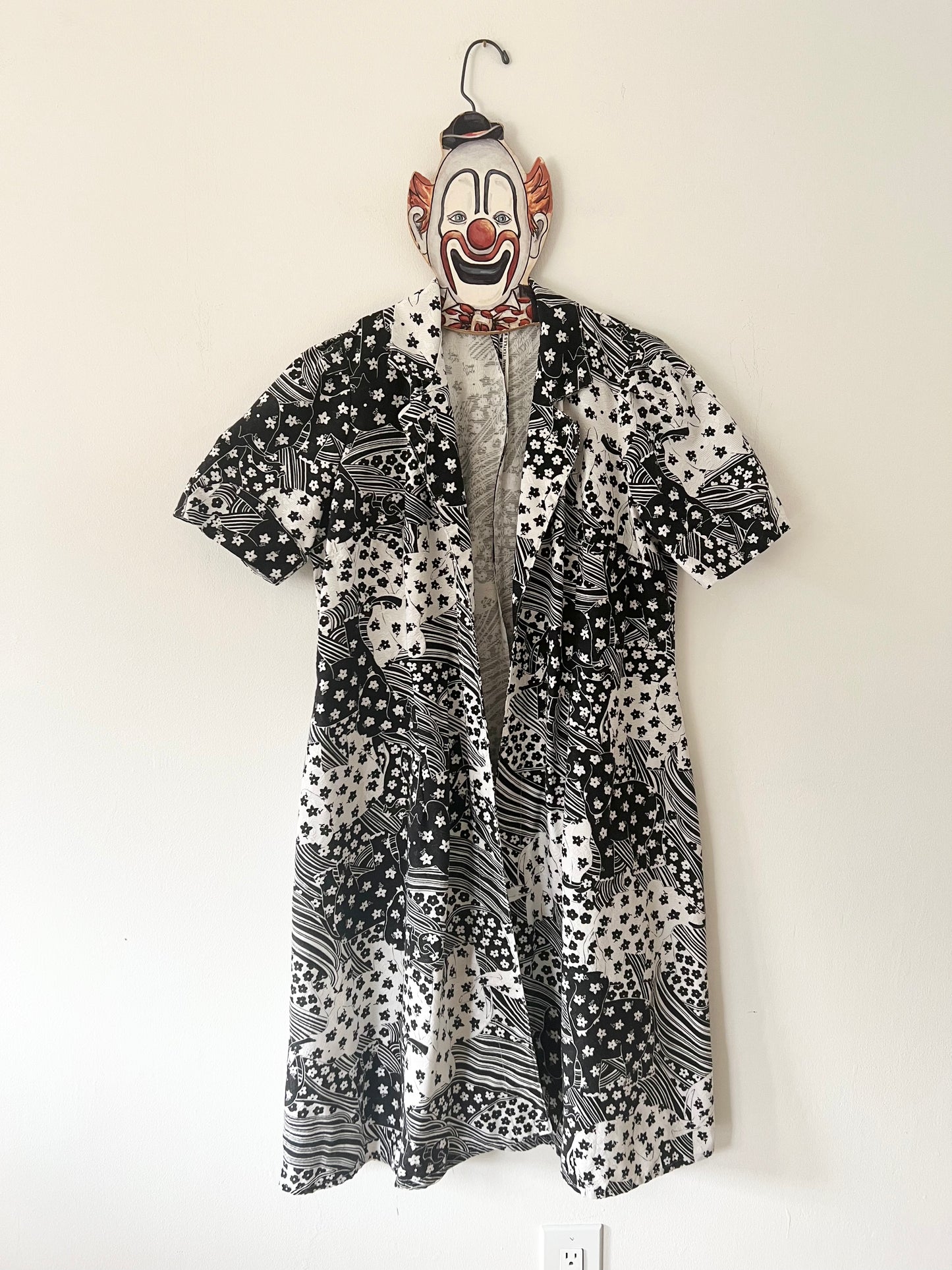 70s Psychedelic Elephant House Coat - Large
