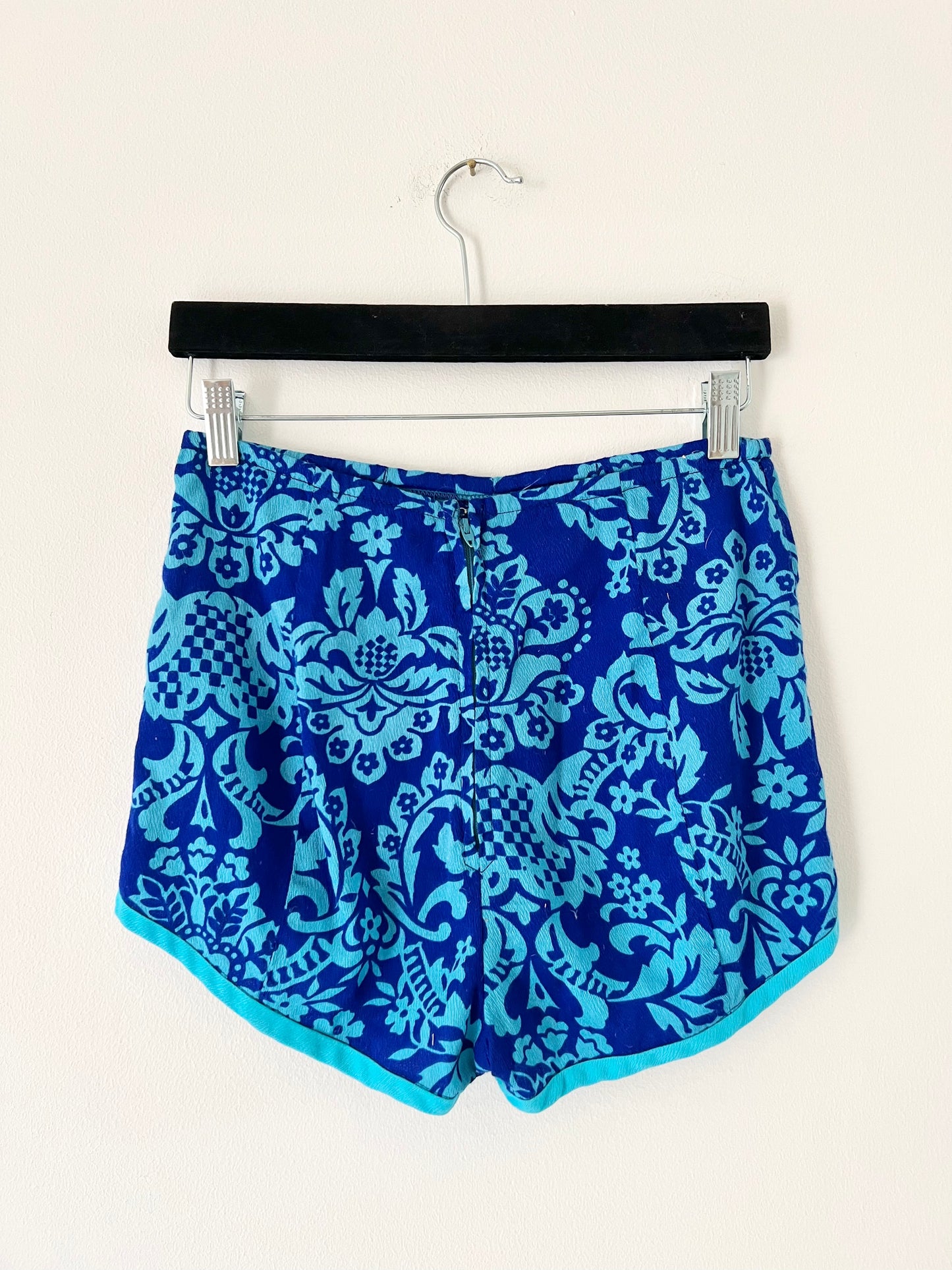 60s psychedelic floral hotpants - small