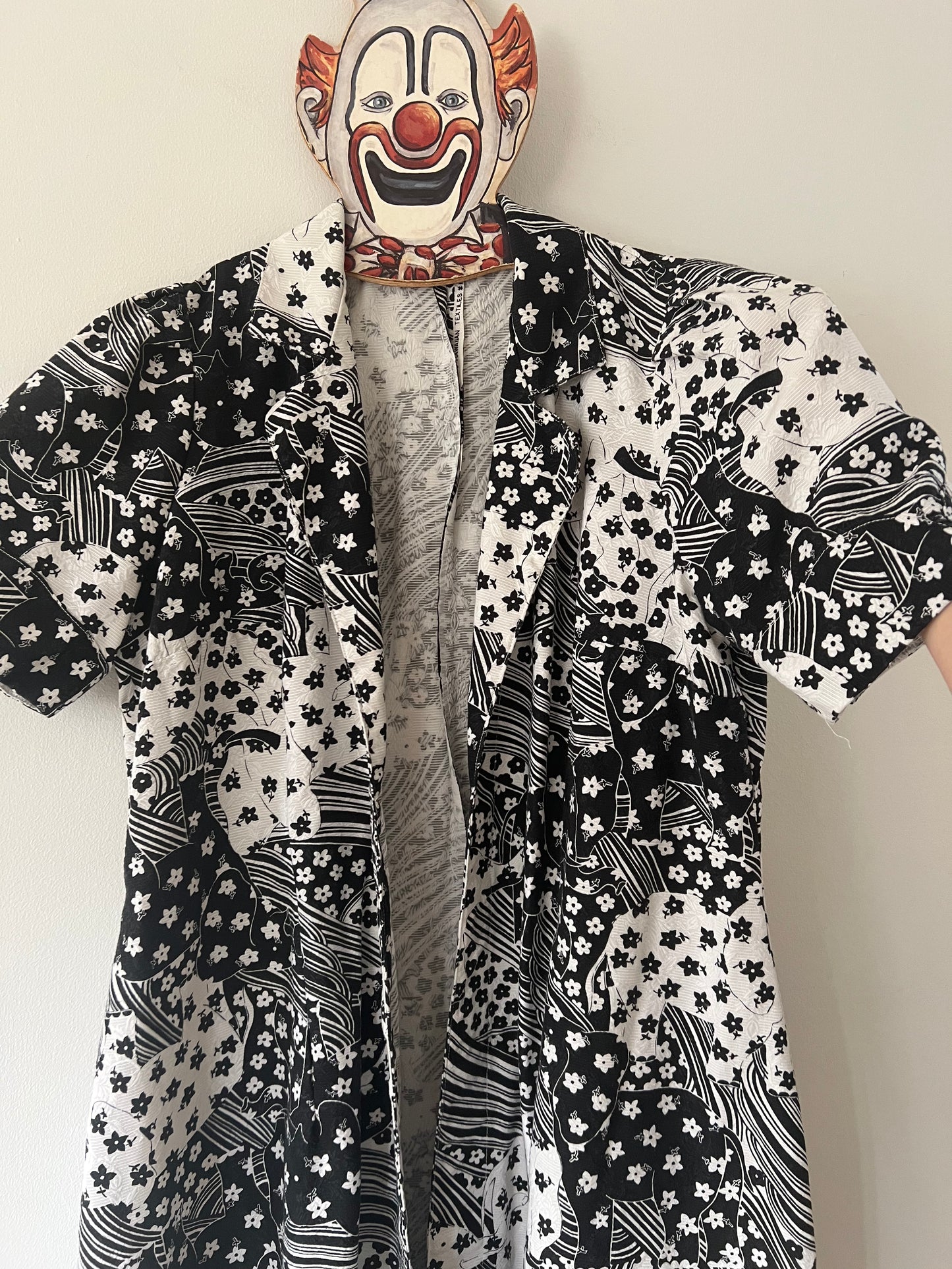 70s Psychedelic Elephant House Coat - Large