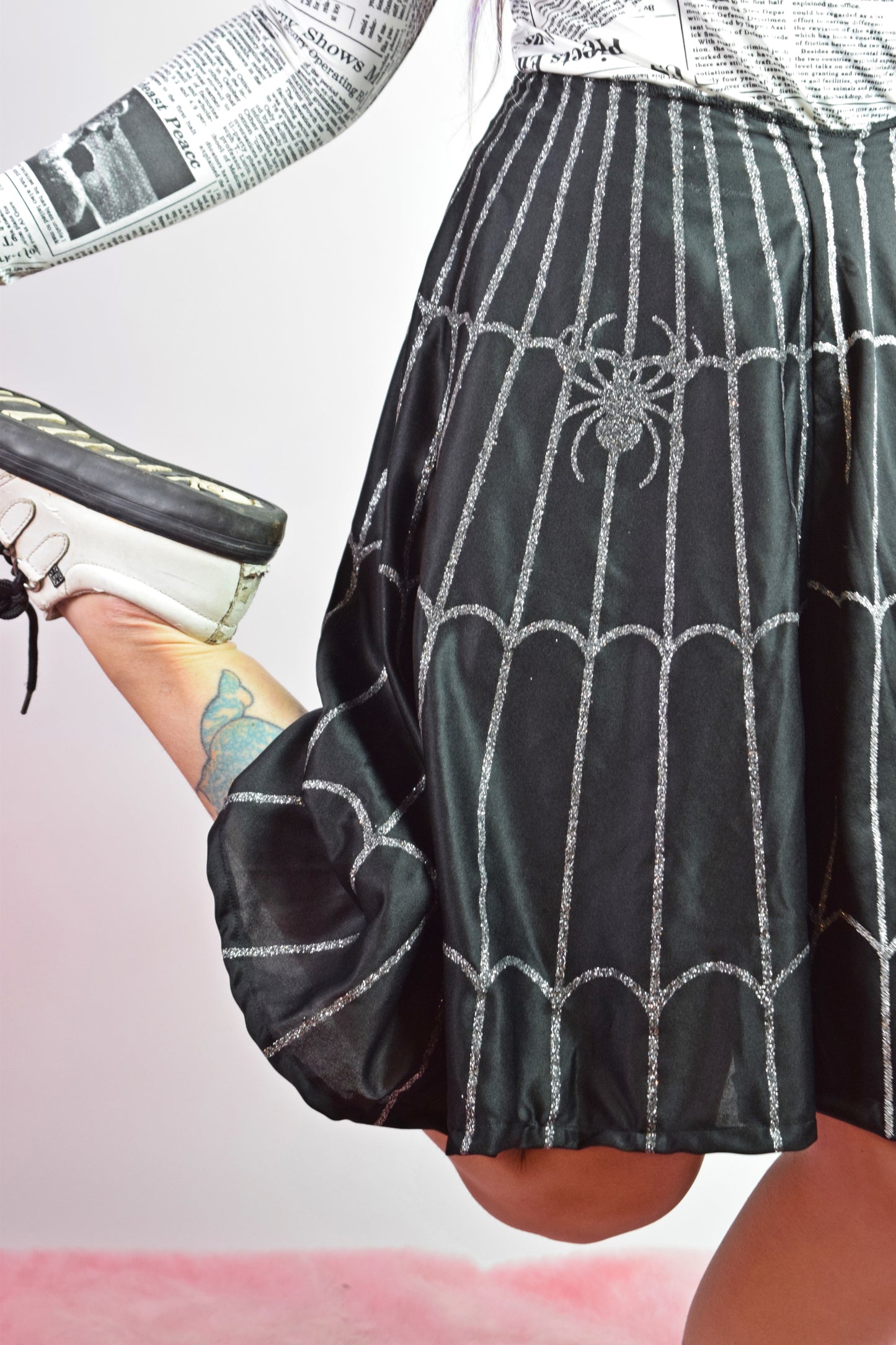 SPOOKY SPIDER WED MIDI - SMALL